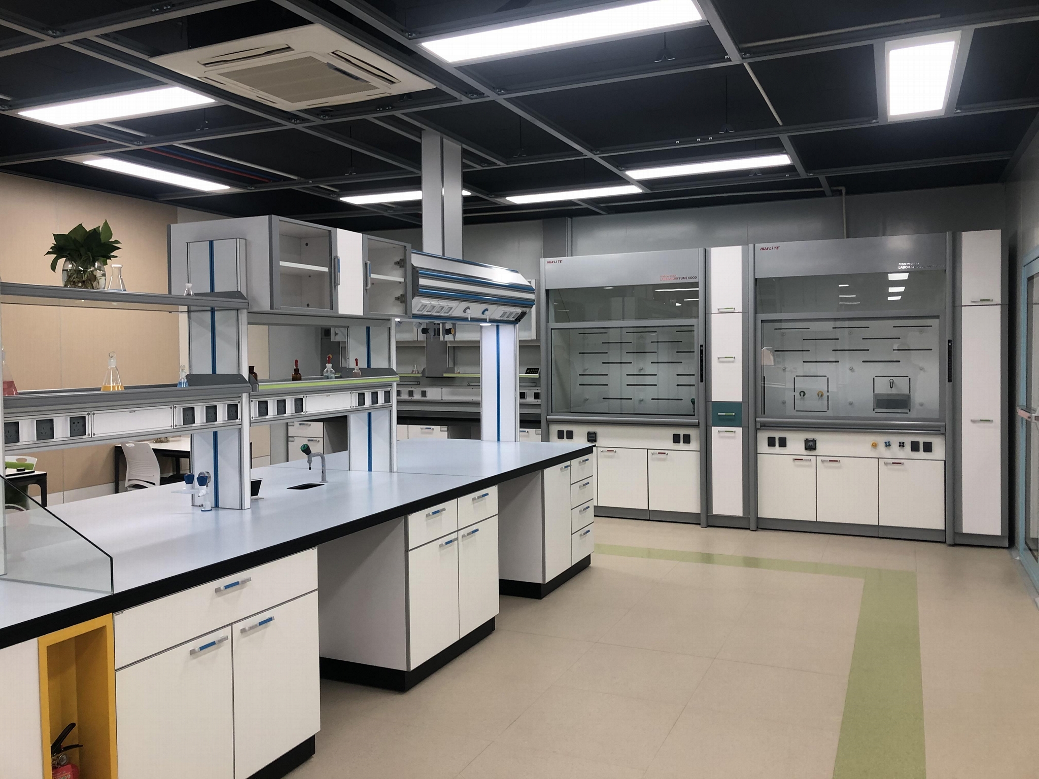 生物實驗室3.jpg